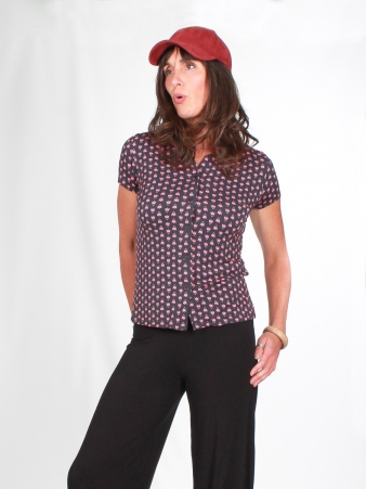 Chemise Lary manches courtes Saki noir �l�ment mode � l'esth�tique actuelle
