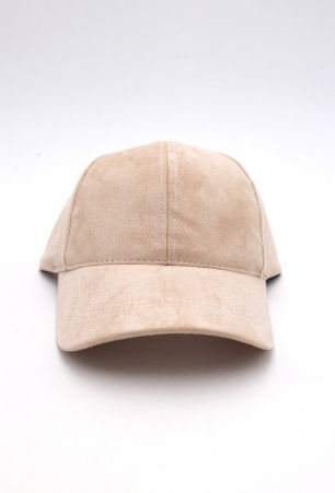 Casquette su�dine Beige �l�ment mode � l'esth�tique actuelle