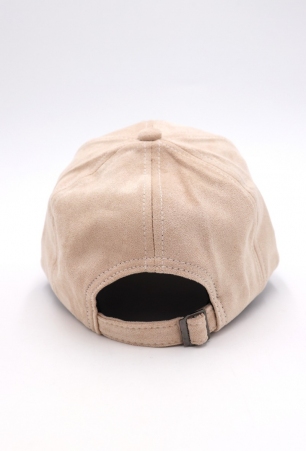 Casquette su�dine Beige �l�ment mode � l'esth�tique actuelle