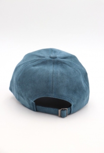 Casquette su&eacute;dine Bleu canard &eacute;l&eacute;ment mode &agrave; l'esth&eacute;tique actuelle