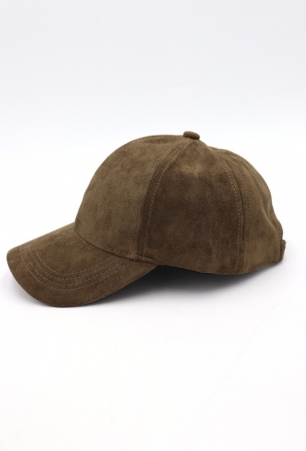 Casquette su�dine Kaki �l�ment mode � l'esth�tique actuelle