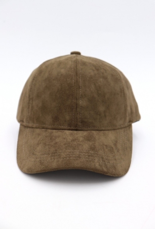 Casquette su�dine Kaki �l�ment mode � l'esth�tique actuelle