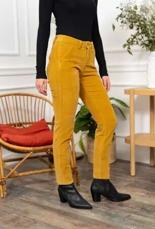 Pantalon chino velours moutarde pantalon chino velours moutarde � la coupe nette