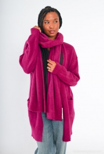 Gilet long alpaga Mauve pi&egrave;ce cosy &agrave; la ligne actuelle et aux finitions propres