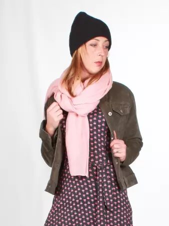 Echarpe Rose Blush article mode au style affirm� et aux finitions soign�es