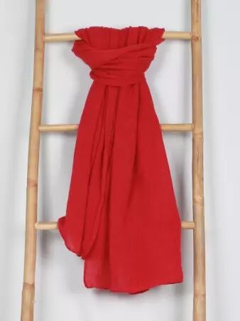 Echarpe Framboise cr�ation de pr�t-�-porter au design travaill� et � la silhouette �l�gante
