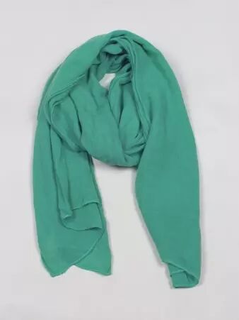 Echarpe Vert Lagoon pi�ce contemporaine � la silhouette harmonieuse et structur�e