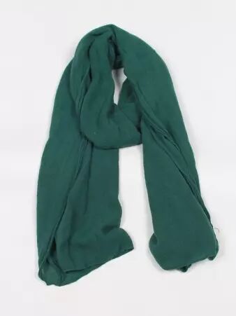 Echarpe vert Berb�re cr�ation de pr�t-�-porter au design travaill� et � la silhouette �l�gante
