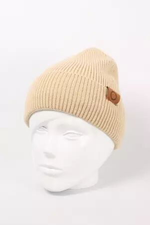 Bonnet beige accessoire vestimentaire au style doux et intemporel