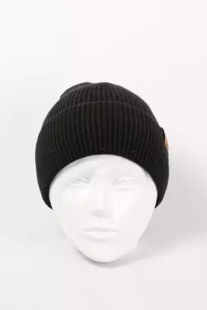 Bonnet noir bonnet mode � l'allure contemporaine