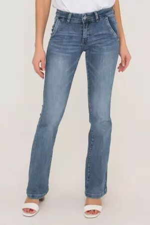 Jeans pi�ce vestimentaire au caract�re moderne et au port� confortable au tomb� naturel