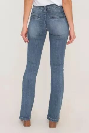 Jeans pi�ce vestimentaire au caract�re moderne et au port� confortable au tomb� naturel