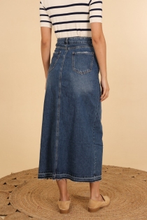 Jupe longue Jeans pi&egrave;ce de pr&ecirc;t-&agrave;-porter au tomb&eacute; fluide et &agrave; l'allure moderne