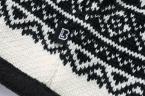 Bonnet Brandit blanc pi&egrave;ce mode &agrave; l'esth&eacute;tique minimaliste