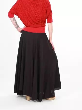 Jupe longue Esm� Noir v�tement en maille � la coupe confortable et au style contemporain