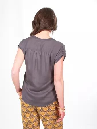 Chemisier Loola Stone accessoire textile au look moderne