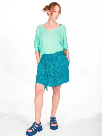 Jupe Lanna courte Aqua Azul v�tement f�minin � la silhouette harmonieuse et au port� agr�able