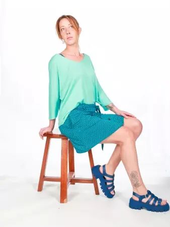 Jupe Lanna courte Aqua Azul v�tement f�minin � la silhouette harmonieuse et au port� agr�able