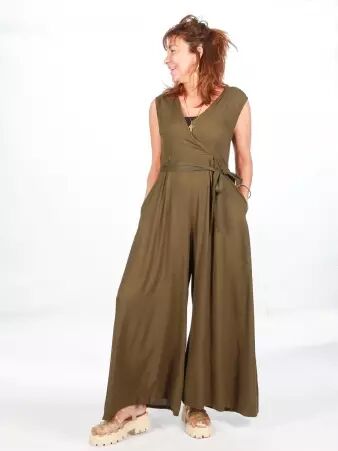 Combinaison Zaina Army cr�ation textile � l'identit� forte et � la ligne actuelle
