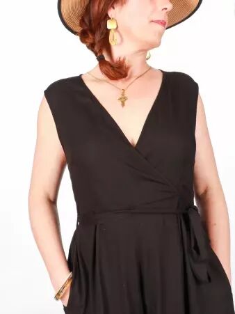 Combinaison Zaina Noir pi�ce vestimentaire au caract�re moderne et � l'esprit cr�atif