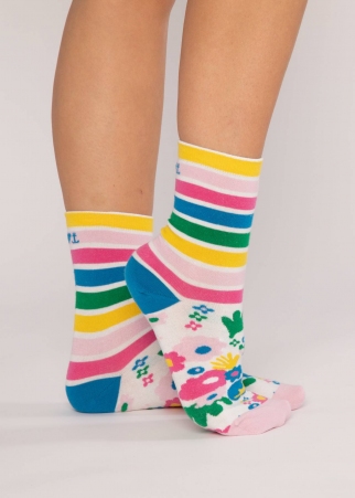 Chaussette playful mix and match accessoire mode au style contemporain