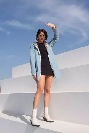 Imperm�able r�versible bleu ciel mi-saison ouat� maille douce offrant un port� agr�able et �l�gant
