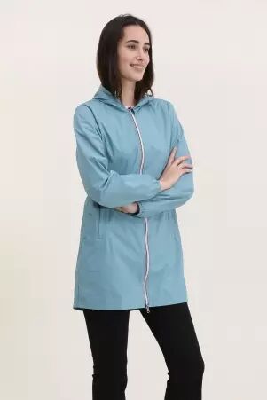 Impermeable bleu ciel long cr�ation textile pens�e pour le confort et le style quotidien