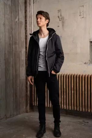 Blouson homme doubl� sherpa noir � l'esth�tique artisanale et contemporaine