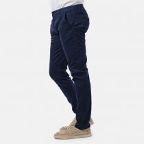 Pantalon chino RIKA Navy pantalon chino navy au style intemporel