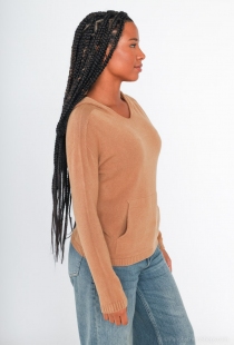 Pull capuche poches frontales toucher cachemire camel v&ecirc;tement confortable et chic