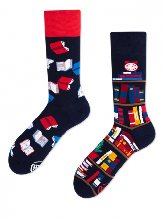 Chaussettes deparaill�es The Book Story pi�ce vestimentaire � l'allure tendance