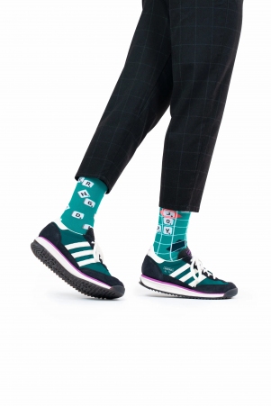 Chaussettes deparaill�es Scrabble pi�ce vestimentaire � l'allure tendance