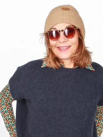 Bonnet taupe pi�ce mode au style intemporel