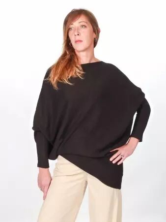 Sweat asymetrique touch� cachemire Noir sweat noir fluide � l'allure sobre