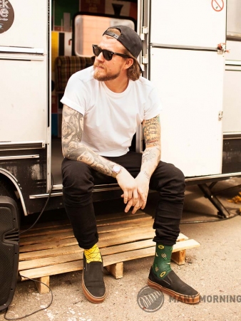 Chaussettes deparaill�es The Pineapple pi�ce vestimentaire � l'allure tendance