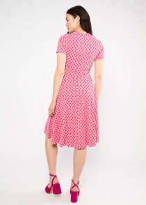 Robe Spring market basket pi&egrave;ce de mode &agrave; la coupe pr&eacute;cise et &agrave; l'allure contemporaine