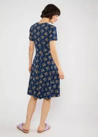 Robe Spring birdie pieps cr�ation de pr�t-�-porter au design travaill� et � la silhouette �l�gante