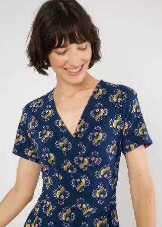 Robe Spring birdie pieps cr�ation de pr�t-�-porter au design travaill� et � la silhouette �l�gante