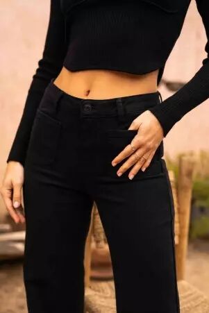 Pantalon wide leg noir pantalon large noir � la coupe intemporelle