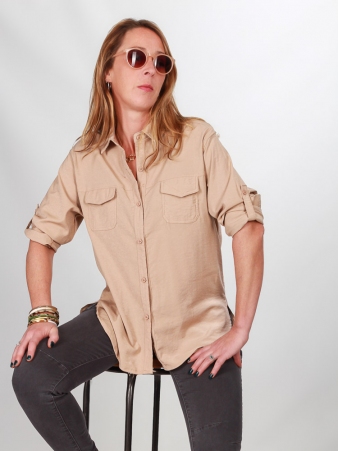 Chemise velours beige article mode au design soign�