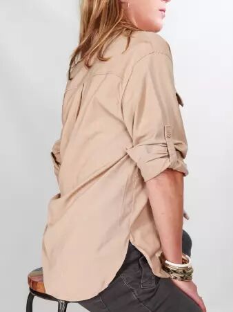 Chemise velours beige article mode au design soign�