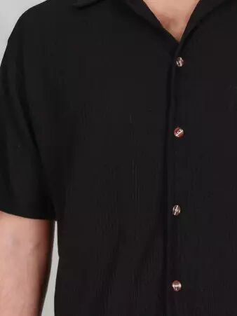Chemise manches courte noir article mode au design soign�