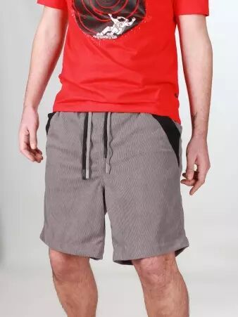 Short velours Wally poches cot�s Gris short velours gris � poches lat�rales modernes