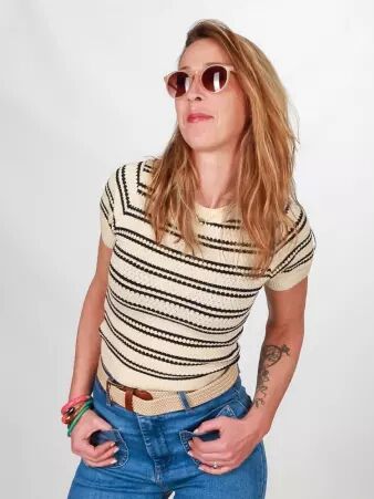 Crop top marini�re beige article mode au style affirm� et aux finitions soign�es