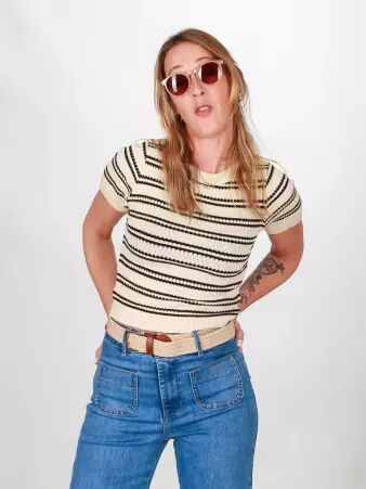 Crop top marini�re beige article mode au style affirm� et aux finitions soign�es
