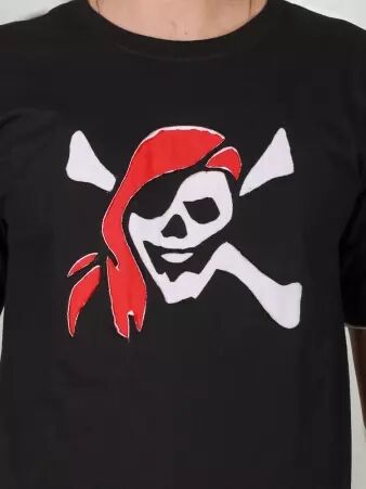 Tee shirt Pirate Fond Noir design Blanc & Bordeaux t-shirt pirate noir contraste blanc bordeaux