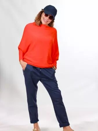 Sweat asymetrique touch� cachemire orange sweat lumineux au toucher cachemire