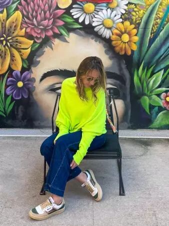 Sweat asymetrique touch� cachemire Vert fluo sweat vif au style tr�s graphique