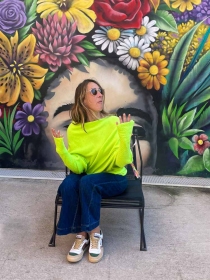 Sweat asymetrique touch&eacute; cachemire Vert fluo sweat vif au style tr&egrave;s graphique