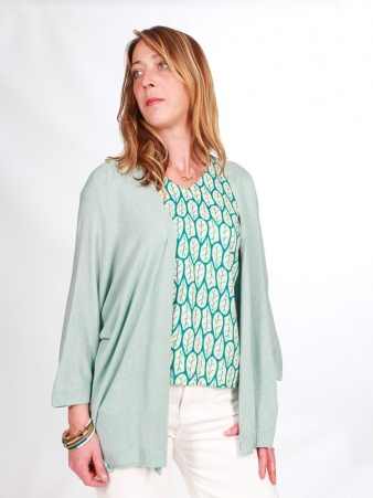 Gilet Liza vert amande cardigan f�minin � l'esth�tique apaisante